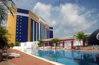 Berjaya Waterfront Hotel - Beach