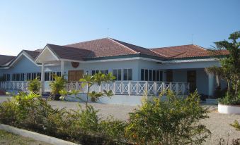 Idlers' Rest Beach Hotel