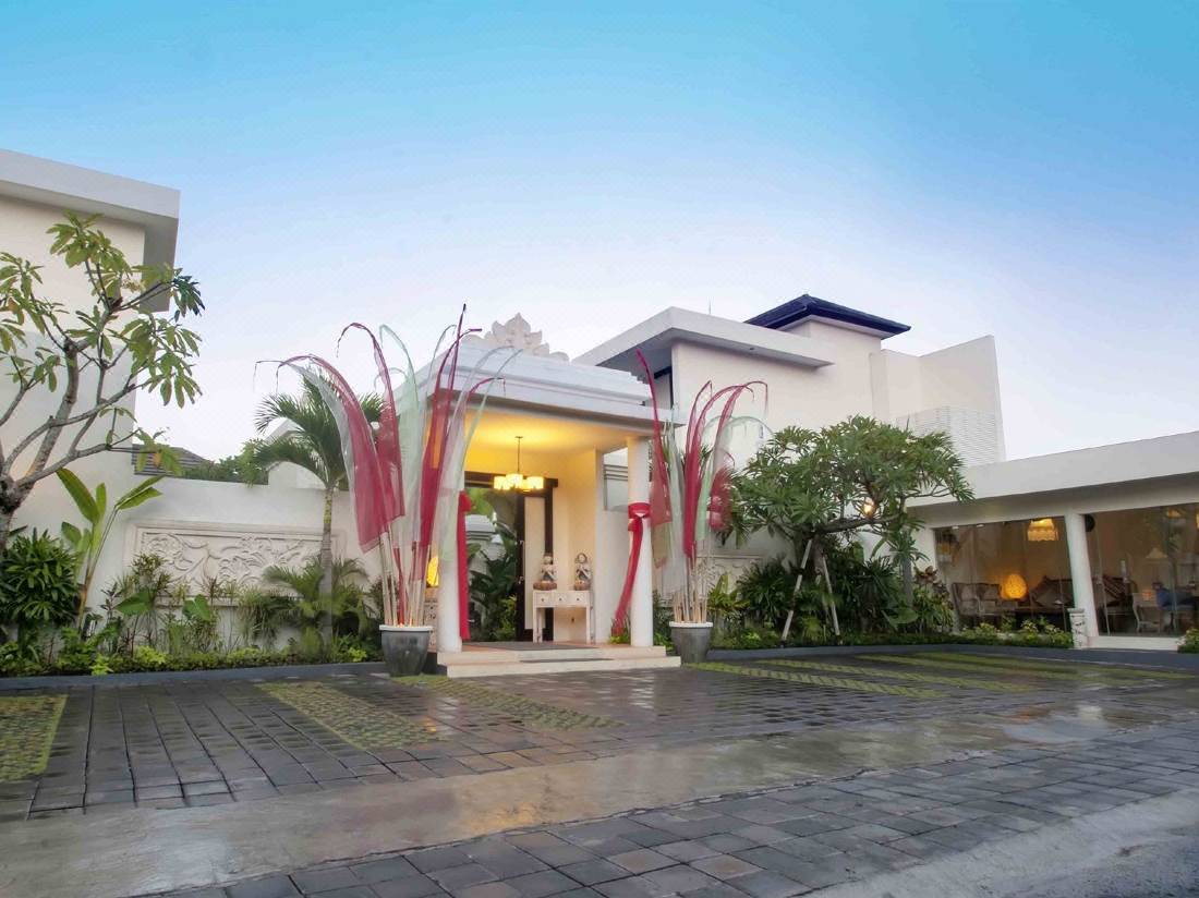 Awila Villa Kuta - Hotel Bintang 4 di Bali