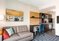 MainStay Suites Middleburg Heights Cleveland Airport Hotels in Middleburg Heights
