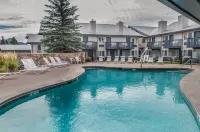 Quality Inn Near Rocky Mountain National Park - Pools
