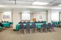 Comfort Inn & Suites Alexandria West Hotels in Rose Hill