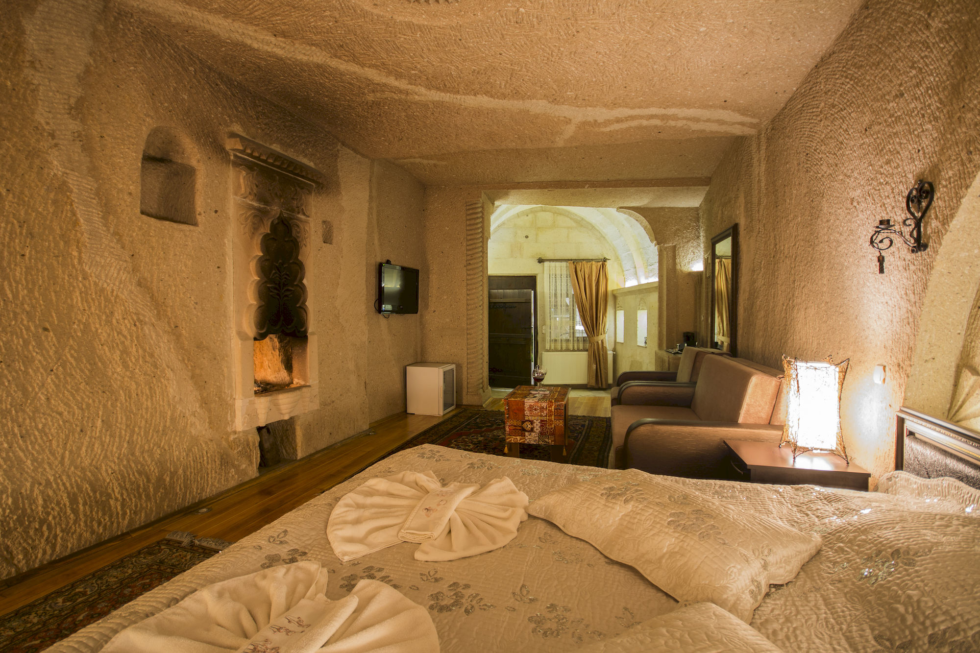 Roma Cave Suite