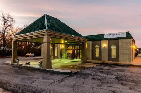 Quality Inn Harrison North Отели рядом с достопримечательностью «Библиотека Бун»