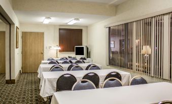 Comfort Inn & Suites Wilkes Barre - Arena