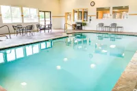 Comfort Suites Springfield-Eugene - Pools