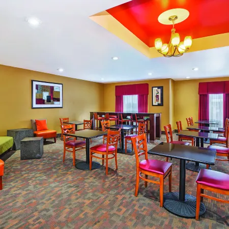 La Quinta Inn & Suites by Wyndham Columbus West - Hilliard