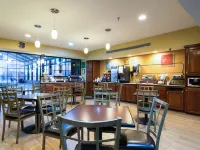 Comfort Inn & Suites Perry National Fairgrounds Area Hotels in Perry
