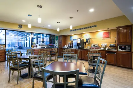 Comfort Inn & Suites Perry National Fairgrounds Area