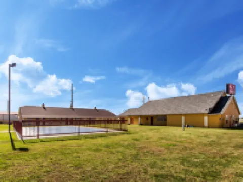 Econo Lodge Hotels in Pryor