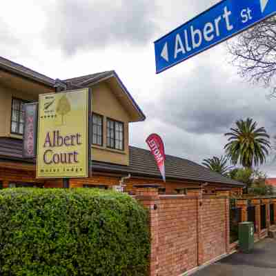 Albert Court Motor Lodge Hotel Exterior