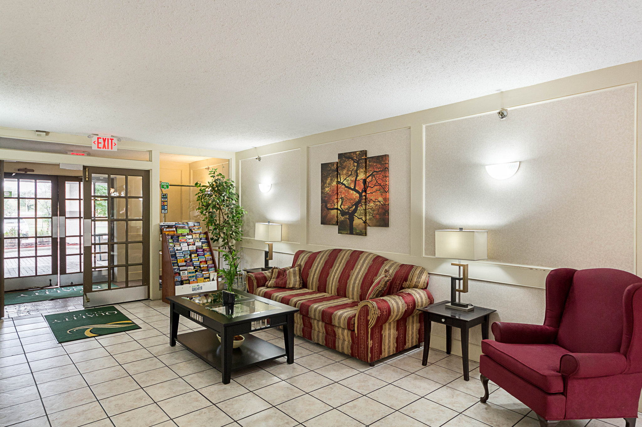 Quality Suites Airport Wichita