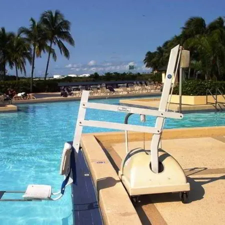 Hilton Miami Airport Blue Lagoon
