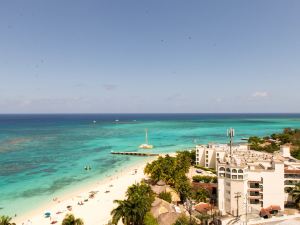 Baywatch Beach at Montego Bay Club