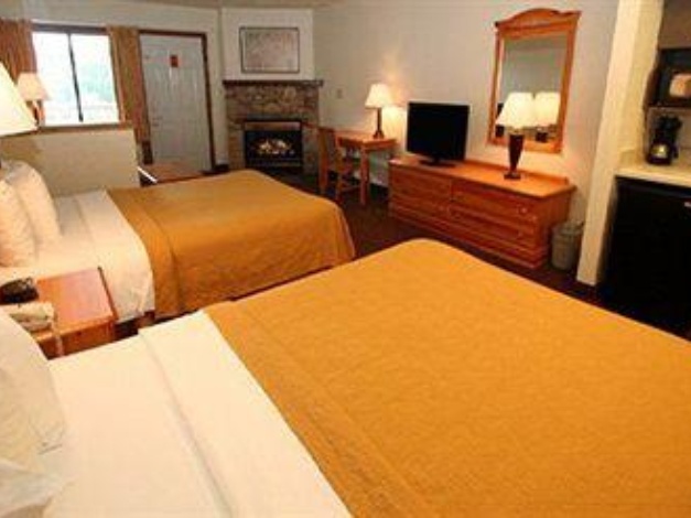 Quality Inn & Suites at Dollywood Lane