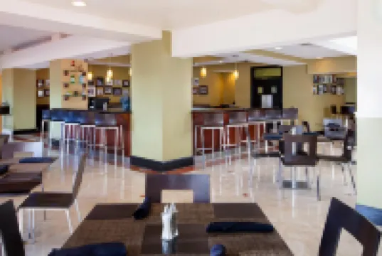 勞德代爾堡巴伊亞馬爾海灘希爾頓逸林酒店