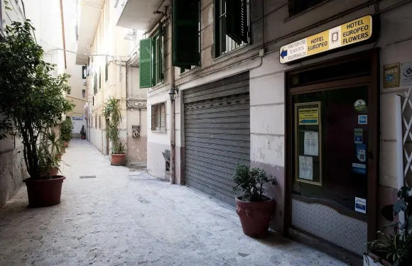 歐洲人與花酒店