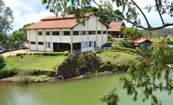 Hotel Lago Das Pedras