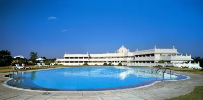 Gateway Aurangabad - Chhatrapati Sambhaji Nagar Hotels near Rose Garden