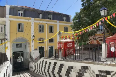 Ascensor da Bica - Lisbon Serviced Apartments Hôtels à : 