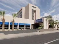 Found Re Phoenix Hotels near George Washington Carver Museum and Cultural Center