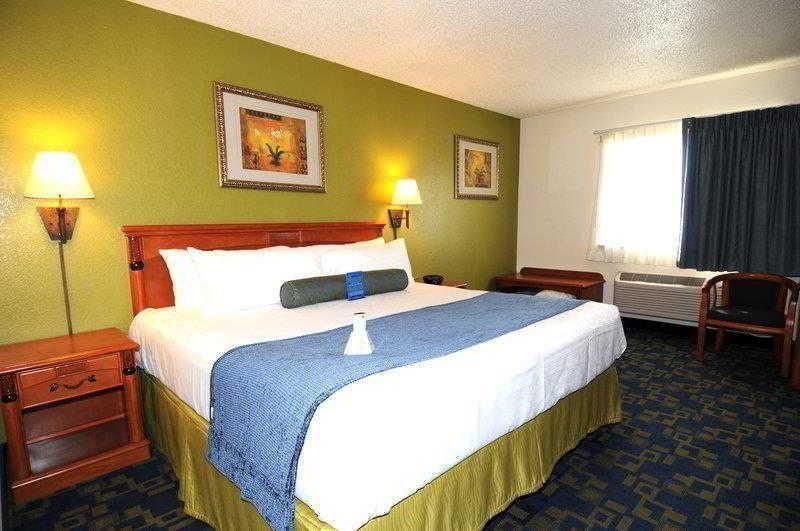 Best Western Antelope Inn & Suites