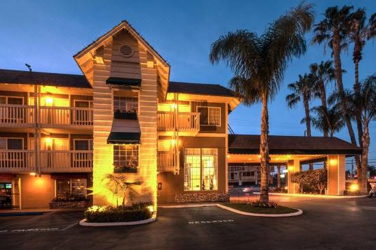 Ramada By Wyndham Costa Mesa Newport Beach Reviews