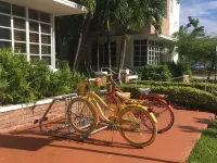 Tradewinds Apartment Hotel Miami Beach Hotels near Miami Beach - South Beach