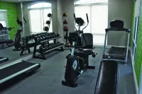 La Quinta Inn & Suites by Wyndham Russellville - Gym
