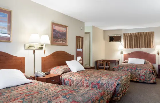 H＆H埃爾森特羅卡多卡酒店