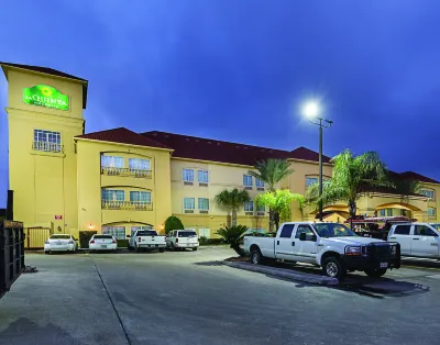 La Quinta Inn & Suites by Wyndham Houston East at Normandy Hotels near Kroger