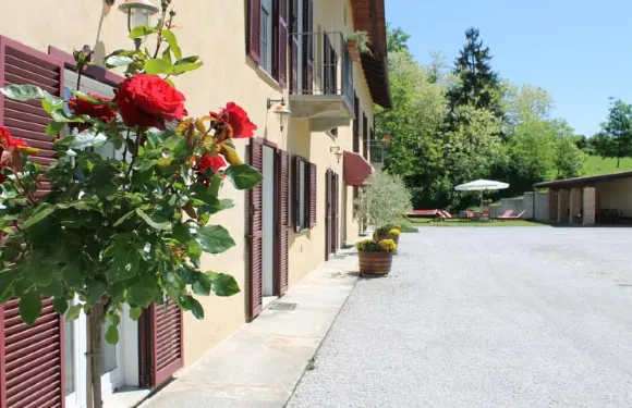 拉特烈迪皮埃弗拉沃加利納酒店