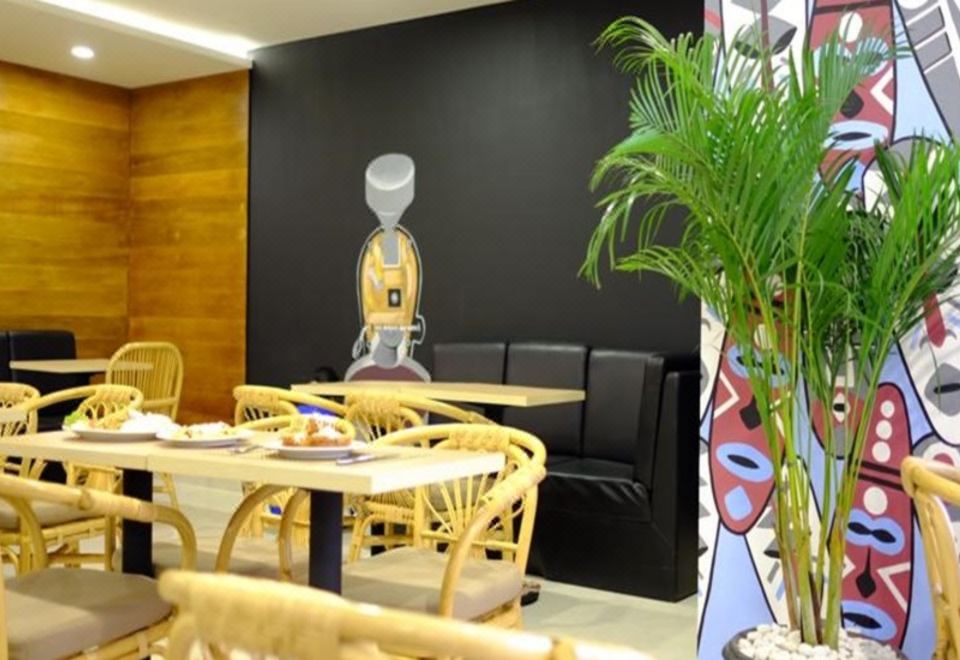 버스 라이트 호텔 가자 마다의 조식 모습