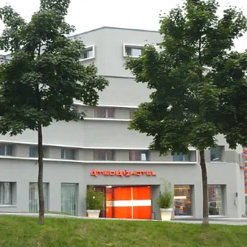 PLAZA Premium Salzburg Отели рядом с достопримечательностью «Гетрайдегассе»