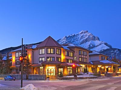 Elk + Avenue Hotel