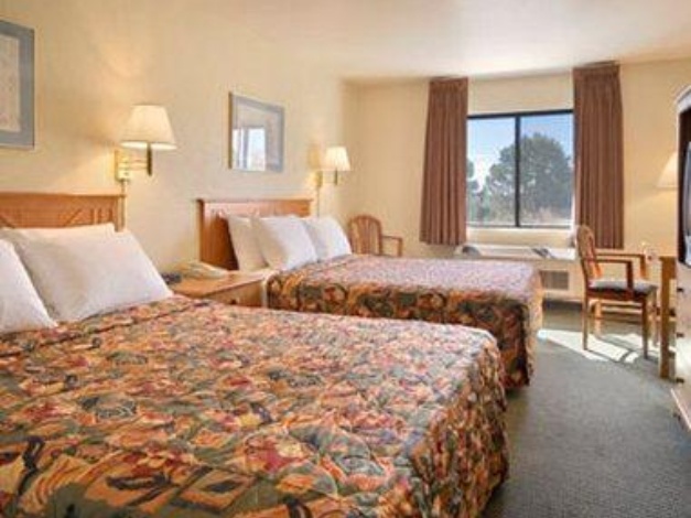 Days Inn & Suites by Wyndham East Flagstaff