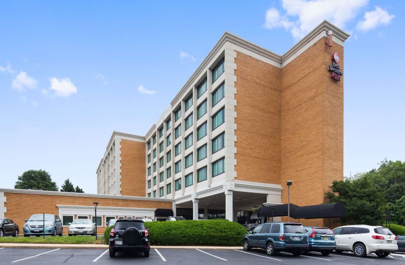 even hotel rockville phone number