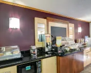Quality Inn Fort Smith I-540 - breakfast