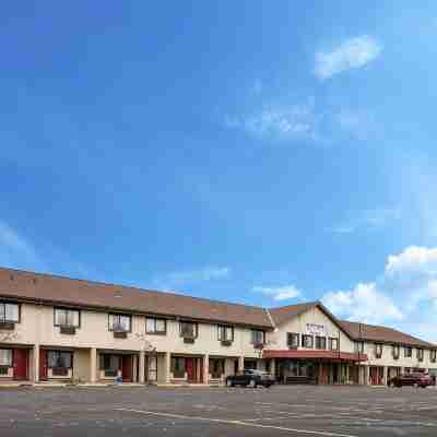 Rodeway Inn Hotel Exterior