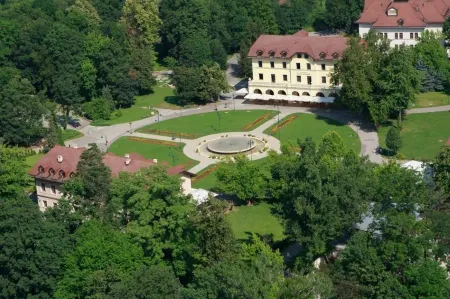 Hotel Crystal Отели рядом с достопримечательностью «Jahorina viewpoint»
