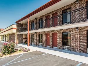 cheap hotels in fort payne alabama