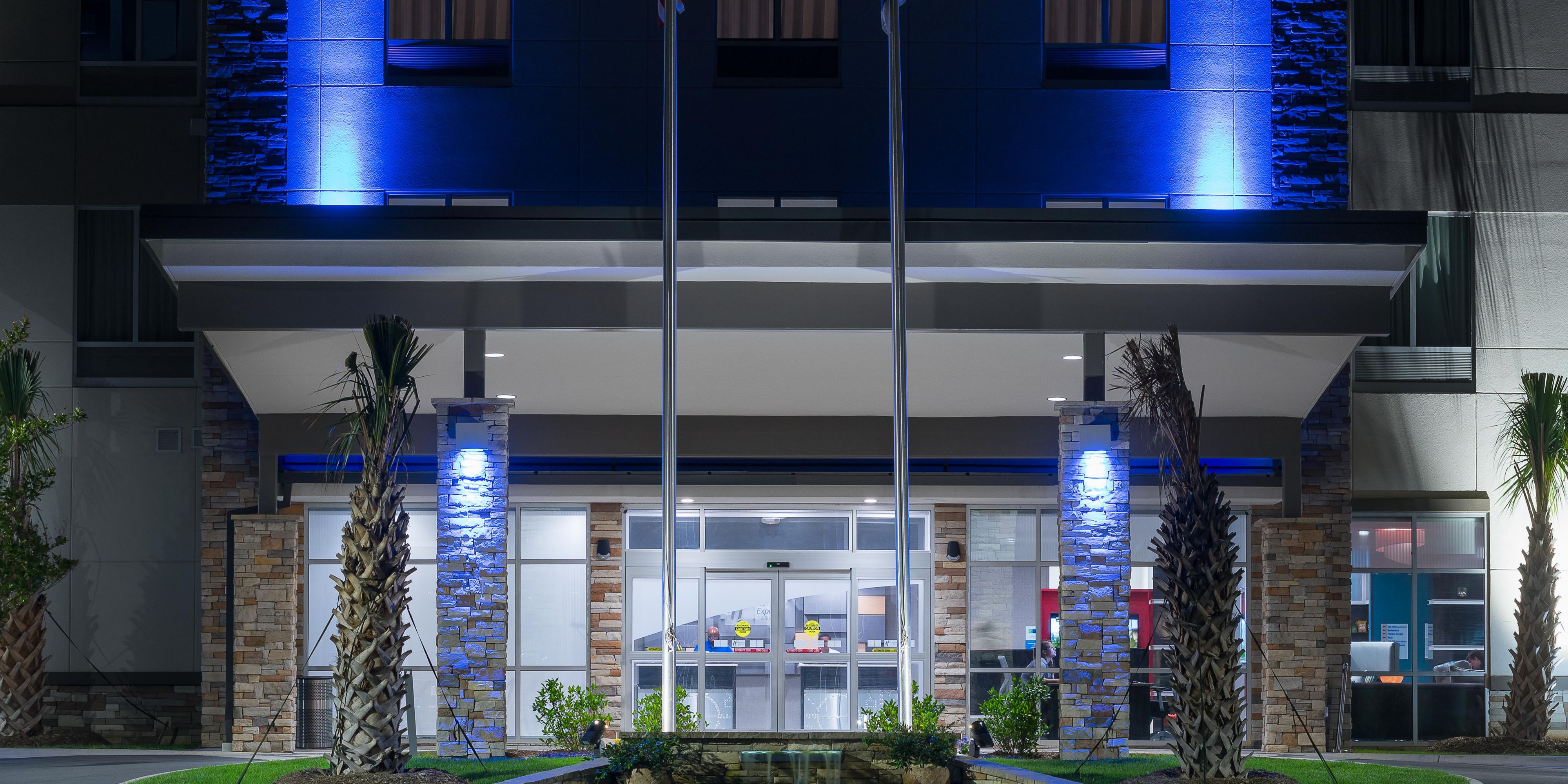 Holiday Inn Express & Suites - Charlotte Airport, an Ihg Hotel