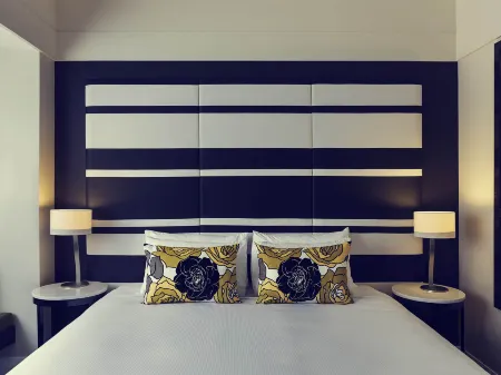 โรงแรมเมอเวนพิคออคแลนด์