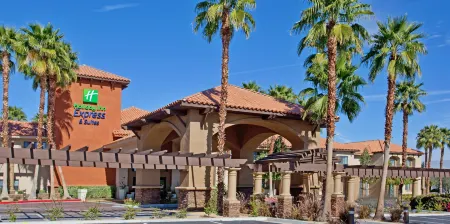Holiday Inn Express & Suites Rancho Mirage - Palm Spgs Area Отели рядом с достопримечательностью «Обсерватория Ранчо Мираж Лайбрари &»
