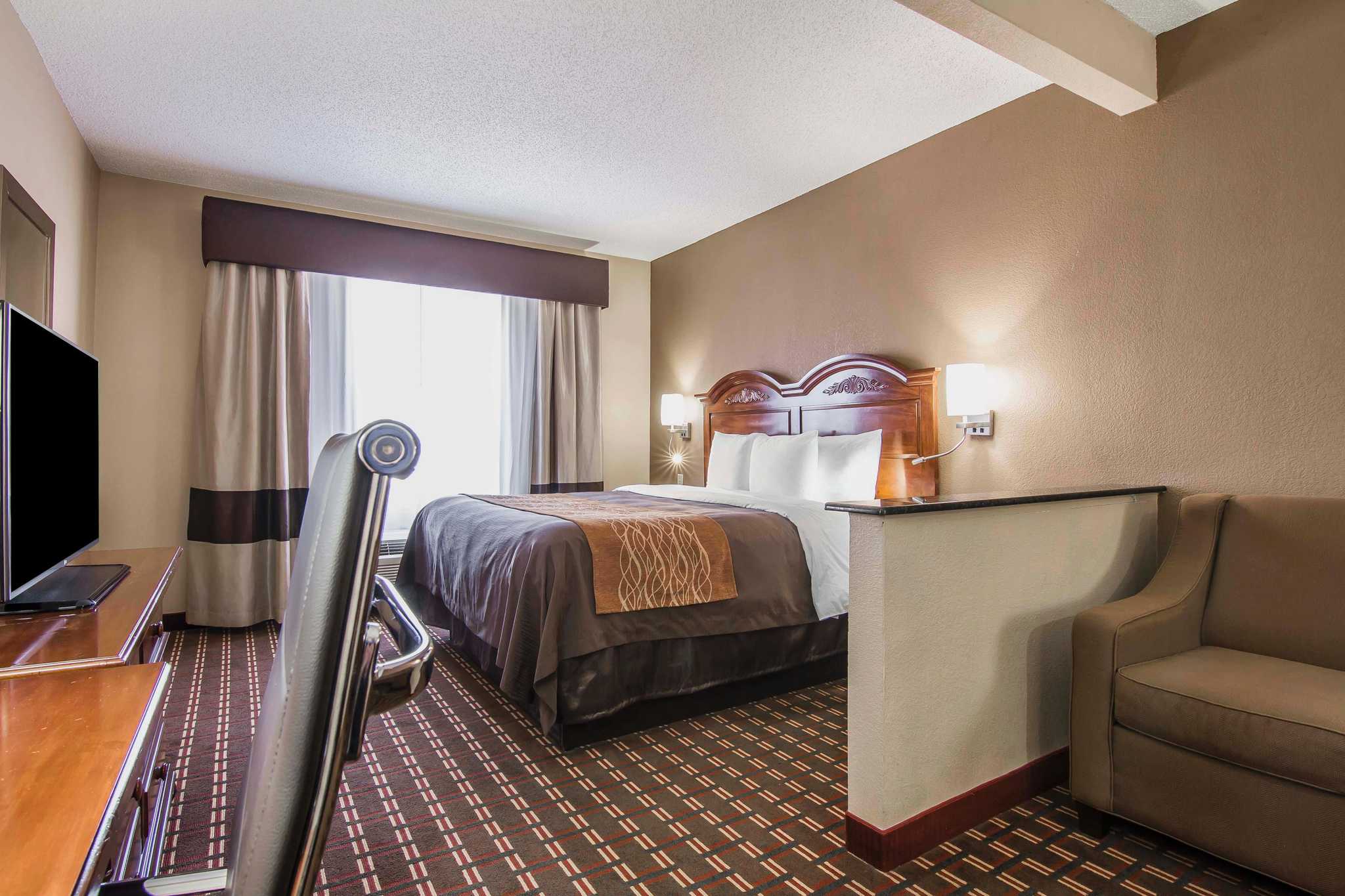 Quality Inn & Suites I-35 E/Walnut Hill