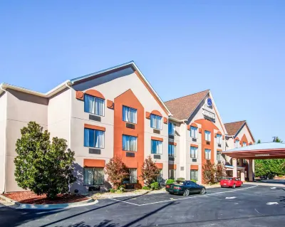 Comfort Suites Northside Hospital Gwinnett فنادق في لورنسفيل