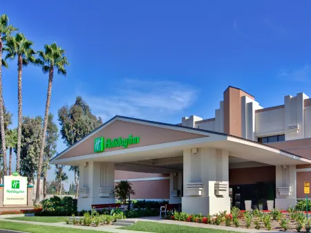 Holiday Inn & Suites ANAHEIM (1 BLK/DISNEYLAND®) by IHG
