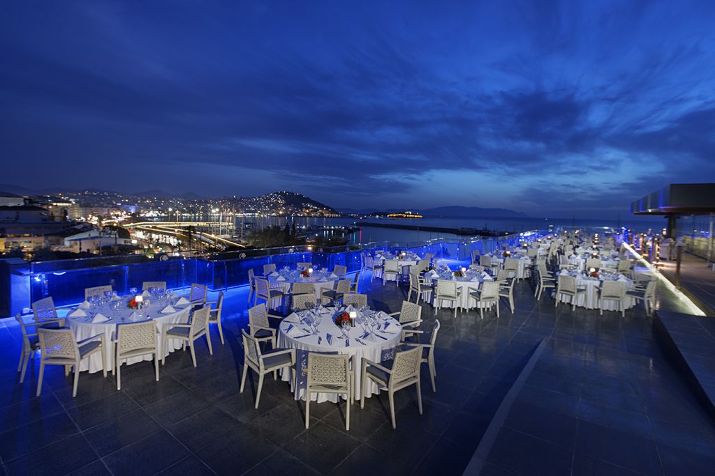 DoubleTree by Hilton Kusadasi