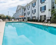 Quality Inn Pooler - Savannah I-95 - piscina