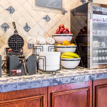 Comfort Inn & Suites Orange County John Wayne Airport